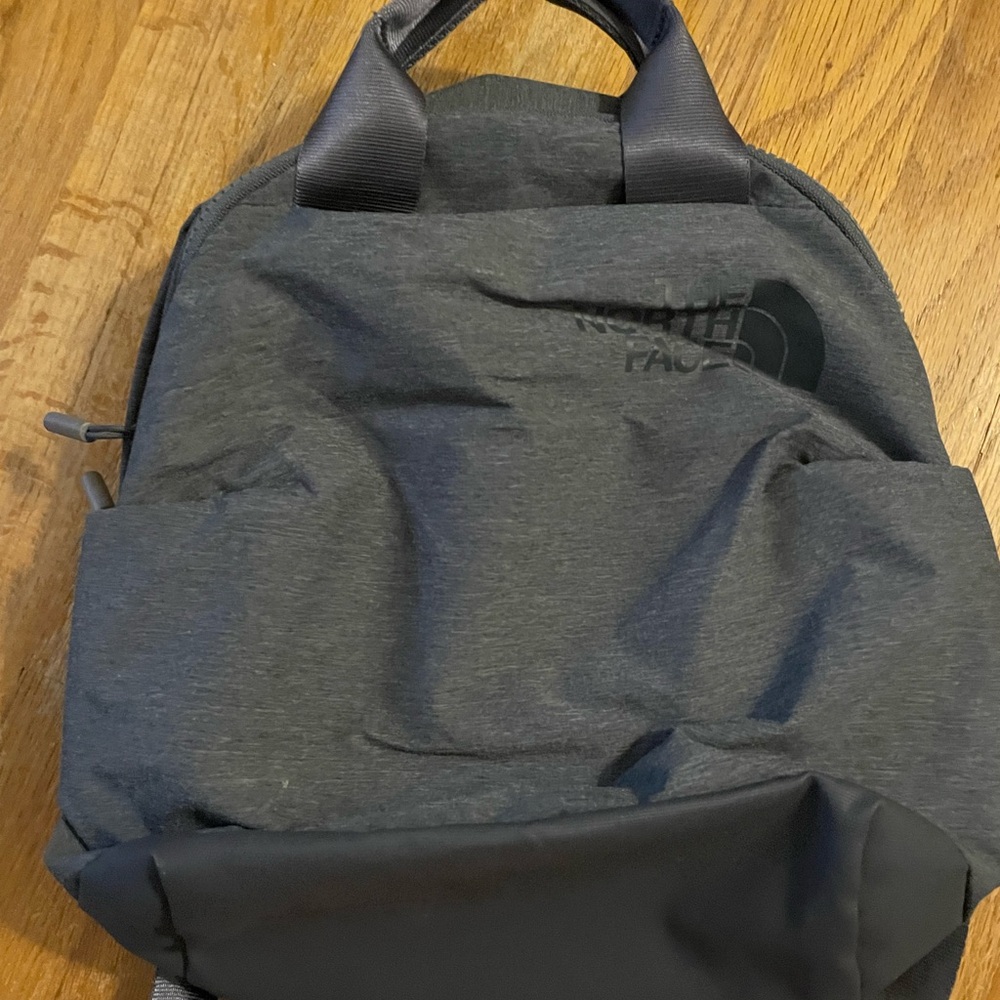 The North Face Never Stop Exploring mini Backpack